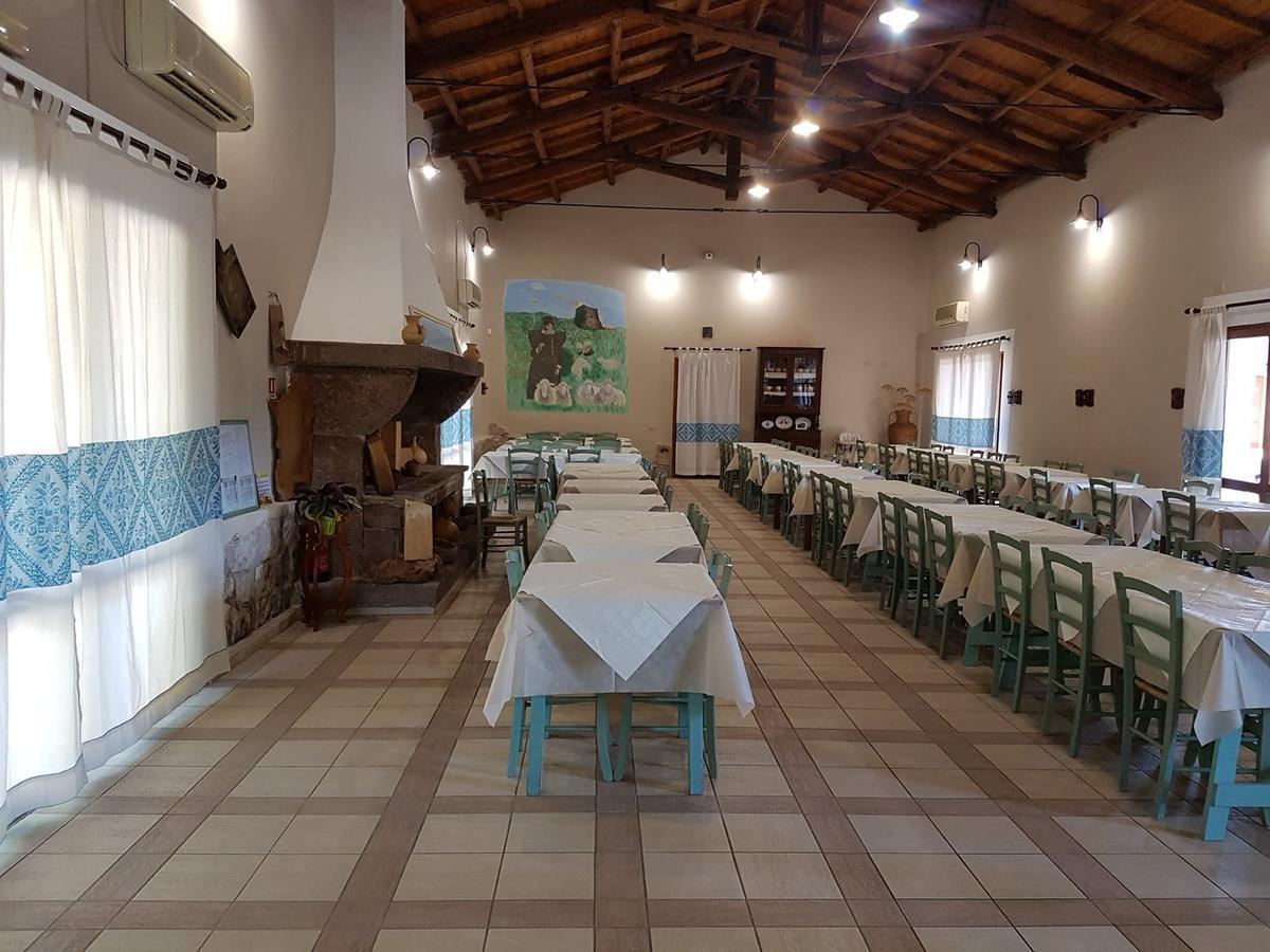 Agriturismo Agrifoglio San Giovanni Suergiu Exterior photo